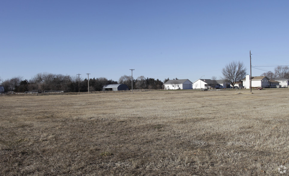 821 23rd St E, Columbus, NE for sale - Primary Photo - Image 1 of 2