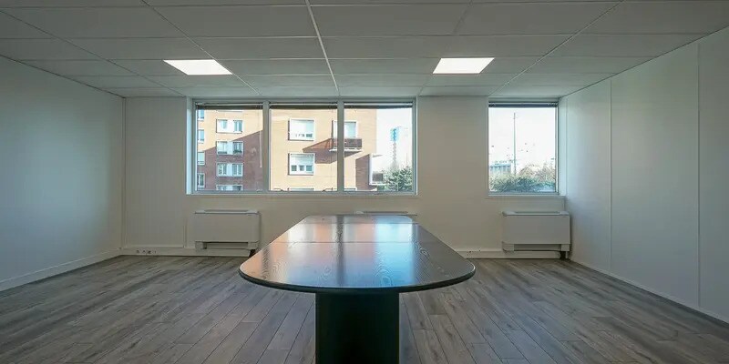 Office in Paris to rent Interior Photo- Image 1 of 10