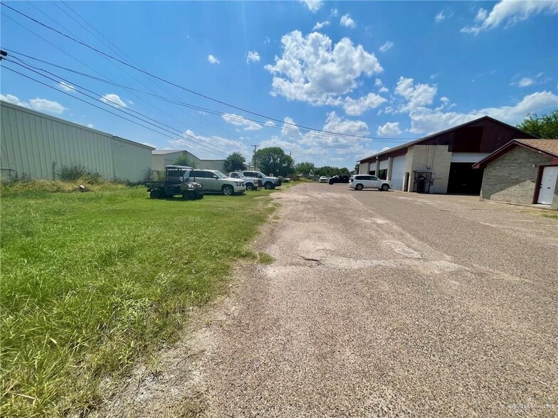 2245 Closner Blvd, Edinburg, TX for sale - Building Photo - Image 2 of 20