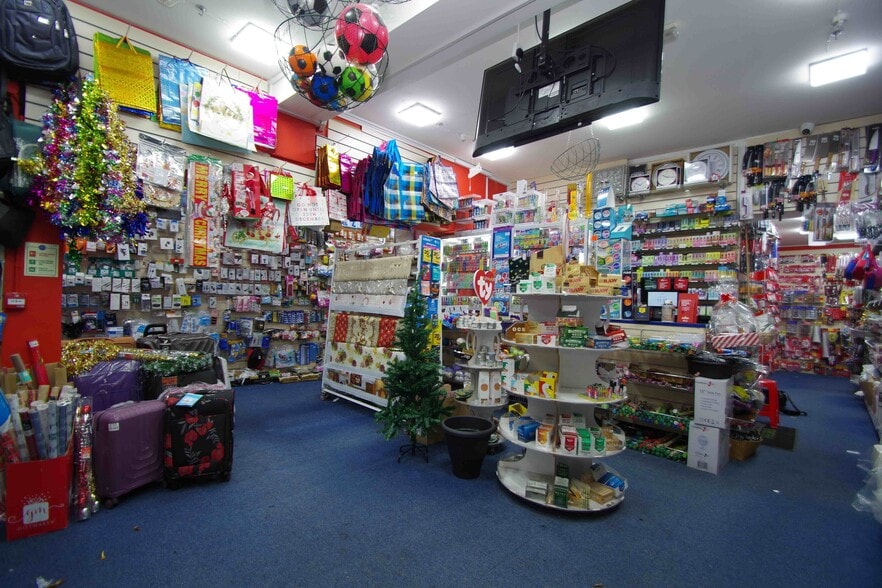 162-164 Broadway, Didcot to rent - Interior Photo - Image 2 of 5