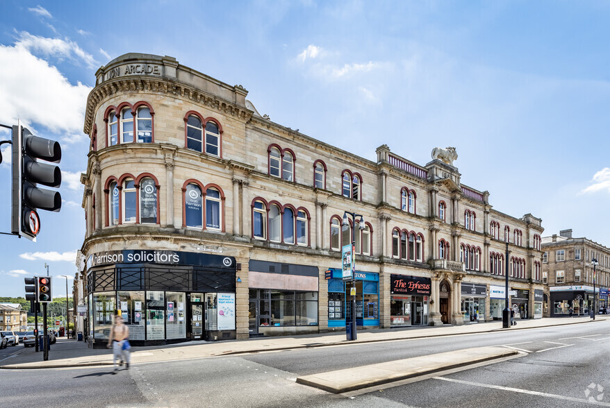 John William St, Huddersfield for rent - Building Photo - Image 1 of 3