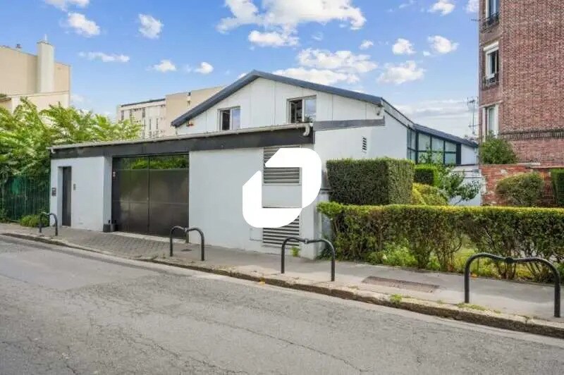 Office in Courbevoie to rent Building Photo- Image 1 of 14