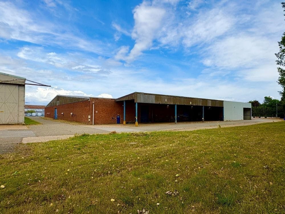 Chipping Warden, Banbury to rent Building Photo- Image 1 of 10