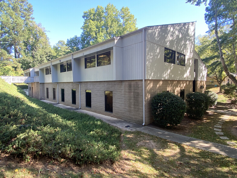 4904 Waters Edge Dr, Raleigh, NC for rent - Building Photo - Image 1 of 10