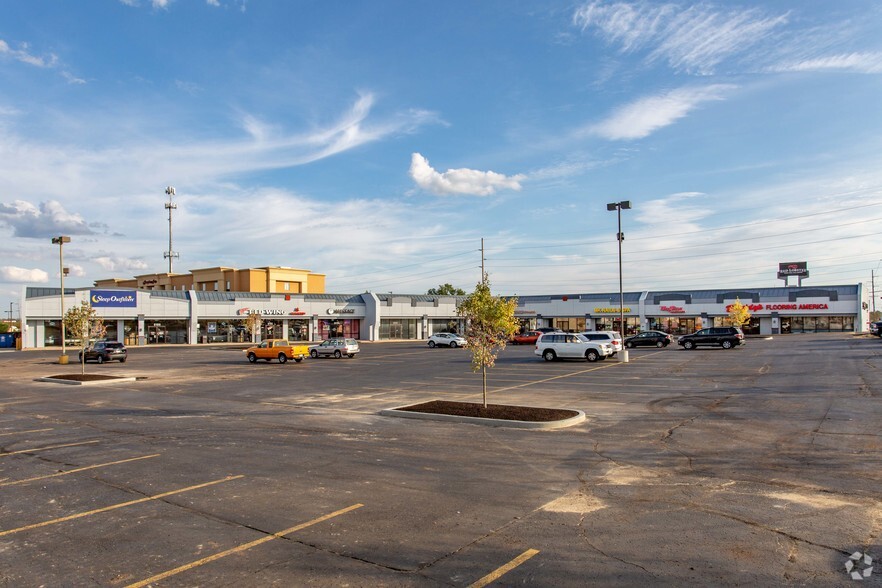 8106-8154 Springboro Pike, Miamisburg, OH for rent - Building Photo - Image 1 of 12