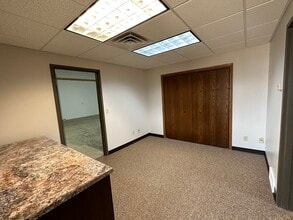 27071 Mueller Place, Sioux Falls, SD to rent Interior Photo- Image 1 of 12