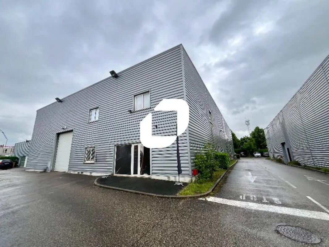 Light Industrial in Gleizé for sale Building Photo- Image 1 of 10