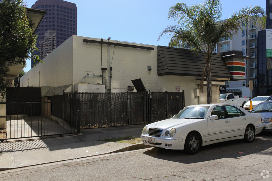 11658 Wilshire Blvd, Los Angeles, CA for rent - Building Photo - Image 3 of 4