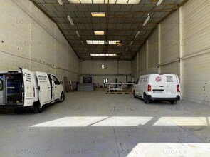 Light Industrial in Coignières to rent Interior Photo- Image 2 of 6