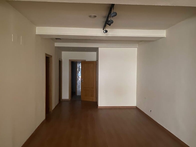Calle Héroes Leoneses, 1, León, León to rent - Interior Photo - Image 2 of 17