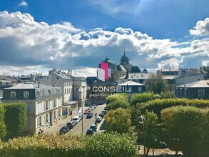 Versailles, YVE - Aerial map view