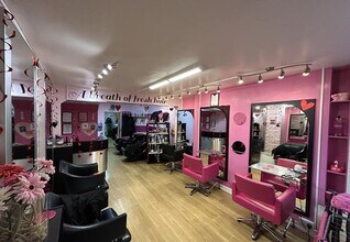 37 Fore St, Ivybridge to rent Interior Photo- Image 2 of 5