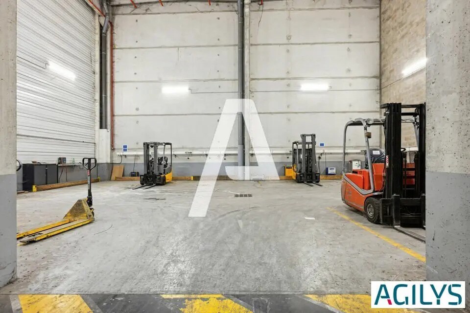 Industrial in Roissy-en-Brie to rent Interior Photo- Image 1 of 7