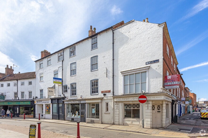 39 Castle Gate, Newark to rent - Building Photo - Image 2 of 4