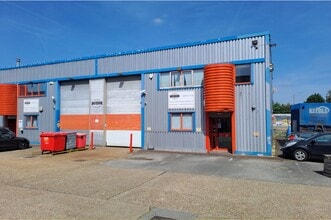 Mead Ln, Hertford to rent Building Photo- Image 1 of 2