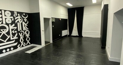 10-12 Akenside Hl, Newcastle Upon Tyne to rent Building Photo- Image 1 of 2