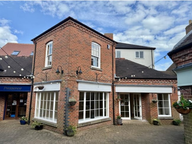 More details for 2 Bishops Ct, Daventry - Retail to Rent