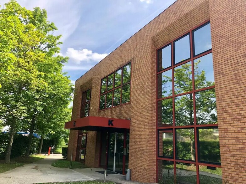 20 Allée Des Erables, Villepinte to rent - Building Photo - Image 2 of 7