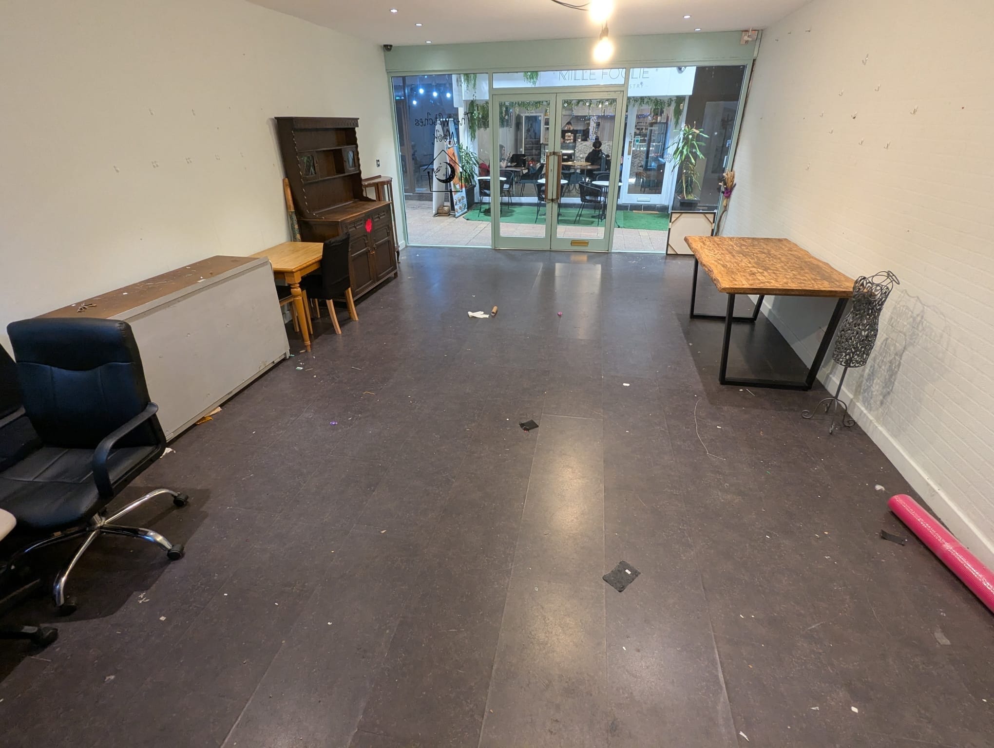 Oxford St, Swansea to rent Interior Photo- Image 1 of 8