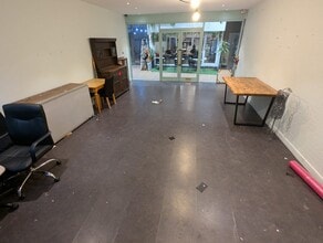 Oxford St, Swansea to rent Interior Photo- Image 1 of 8