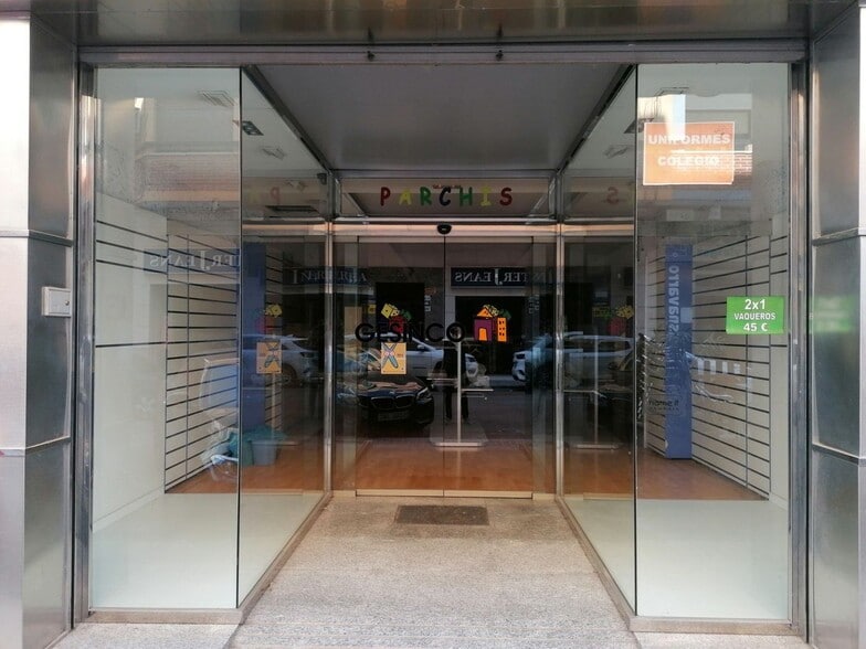Carrer José Iranzo, 34, Ontinyent, Valencia to rent - Lobby - Image 2 of 9