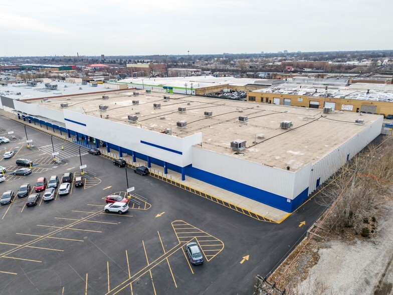 1740 N Kostner Ave, Chicago, IL for sale - Primary Photo - Image 1 of 4