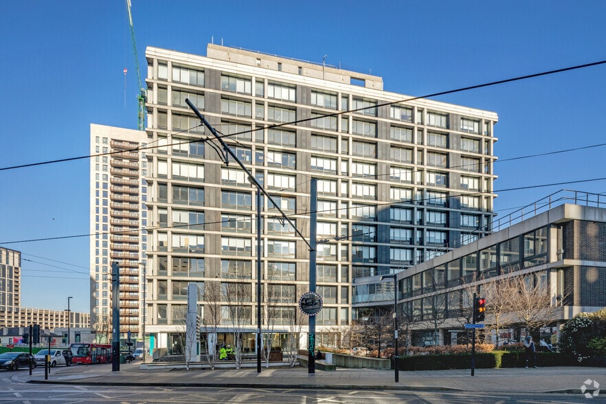 Addiscombe Rd, Croydon to rent - Primary Photo - Image 1 of 20