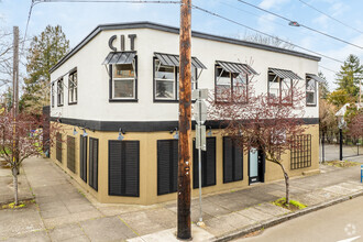 7203-7205 SE Raymond St, Portland, OR for sale Primary Photo- Image 1 of 26