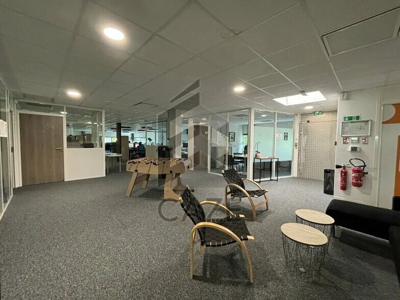 Office in Mérignac to rent - Interior Photo - Image 3 of 5