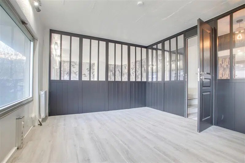 Location Bureaux 105 m² - Photo 1