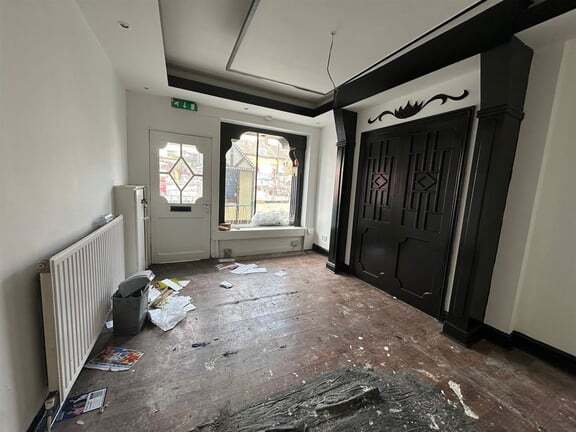 24 Westgate, Grantham, LIN NG31 6LX - Unit 26 -  - Interior Photo - Image 2 of 9