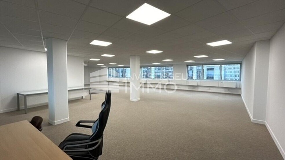 Office in Noisy Le Grand to rent - Interior Photo - Image 1 of 6