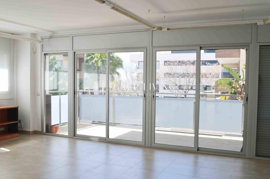 Office / Retail in Sitges, Barcelona to rent - Primary Photo - Image 1 of 3