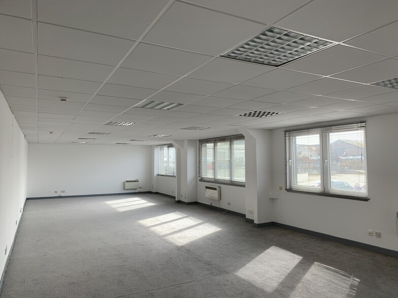 Greenwell Rd, Aberdeen to rent - Building Photo - Image 3 of 4