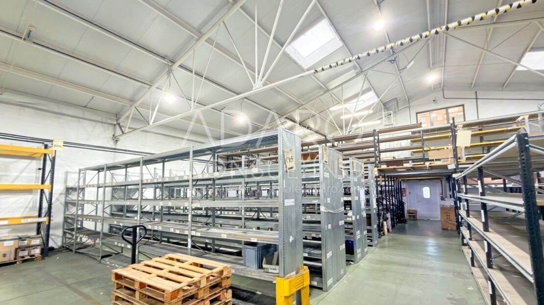 Industrial in Torrejón de Ardoz, Madrid for sale Primary Photo- Image 1 of 5