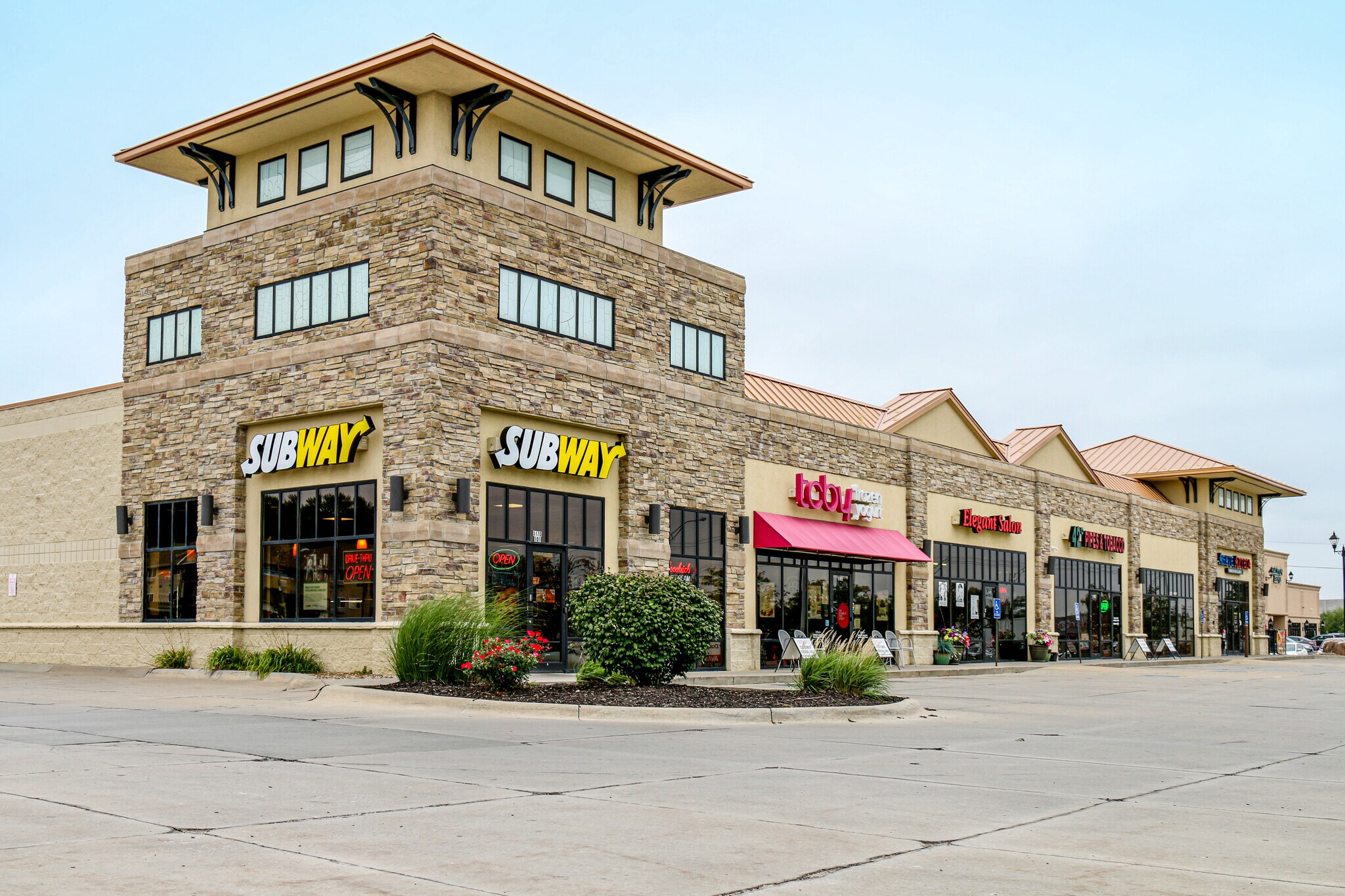 5170-5182 S 72nd St, Omaha, NE for sale Primary Photo- Image 1 of 1