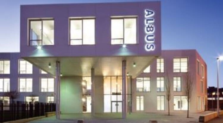 Brook St, Glasgow to rent - Building Photo - Image 1 of 7