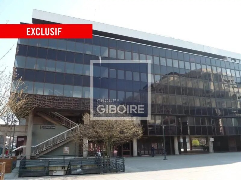 Location Bureaux 640 m² - Photo 1
