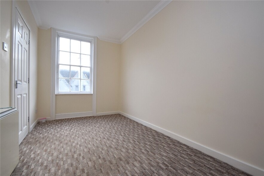 60 Newland St, Witham for sale - Interior Photo - Image 1 of 1