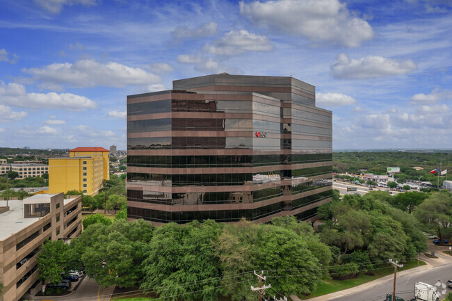 More details for 8200 W Interstate 10, San Antonio, TX - Office for Rent