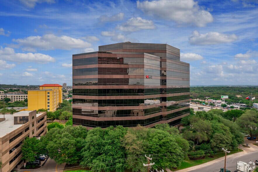 8200 W Interstate 10, San Antonio, TX for rent - Building Photo - Image 1 of 7