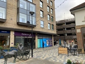 26 Piries Pl, Horsham to rent Building Photo- Image 1 of 5