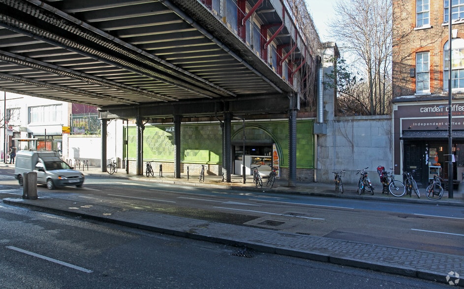 210 Balham High Rd, London to rent - Building Photo - Image 1 of 1