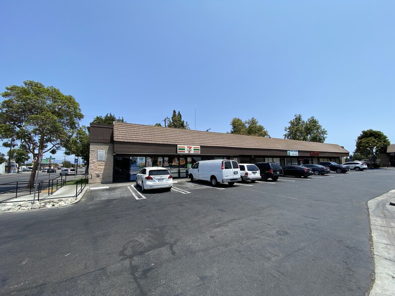 101-123 S Harbor Blvd, Santa Ana, CA for rent - Building Photo - Image 2 of 11