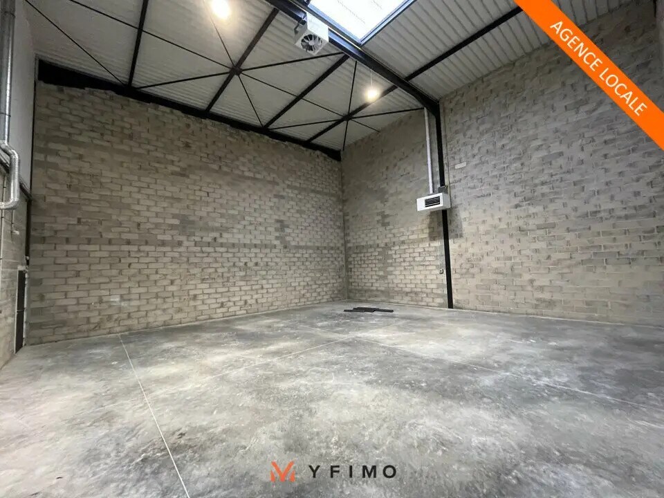Location Local d'activités 360 m² - Photo 1