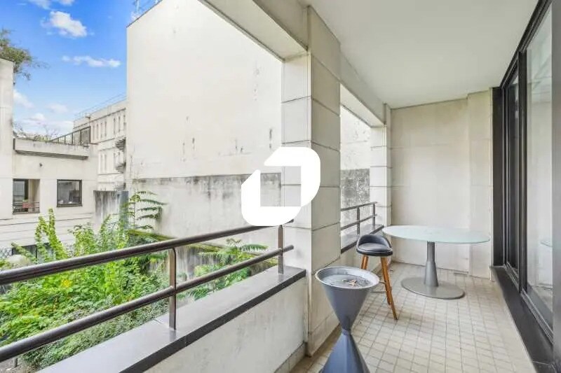 Office in Levallois-Perret to rent - Building Photo - Image 1 of 12