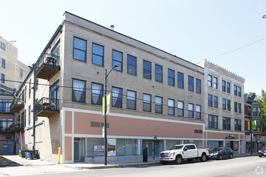 1541 W Belmont Ave, Chicago, IL for rent - Primary Photo - Image 1 of 10