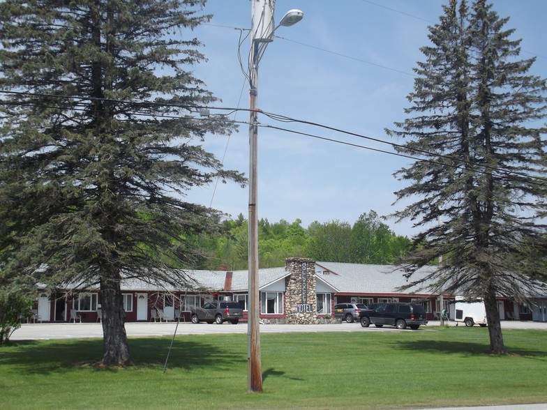 1132 S Main St, Bryant Pond, ME for sale - Building Photo - Image 1 of 1