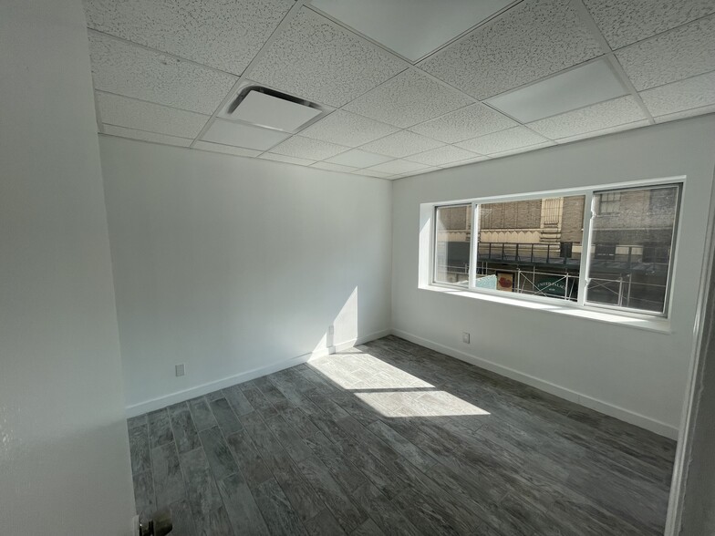 4160 Broadway, New York, NY for rent - Interior Photo - Image 2 of 11