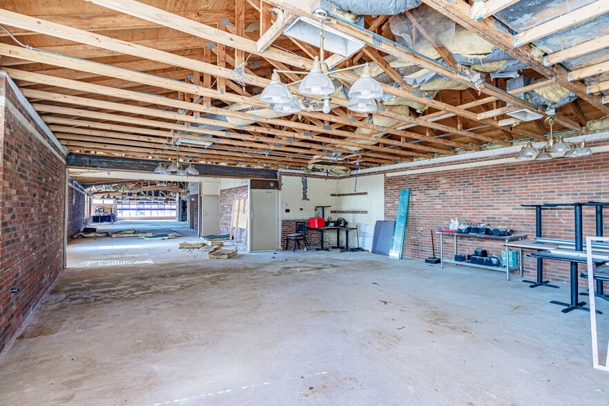 650 W Jackson St, Mexico, MO for rent - Building Photo - Image 3 of 16